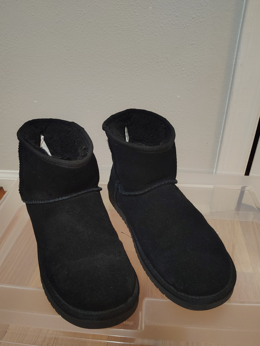 Koolaburra UGG Black Short Suede Winter Boots
